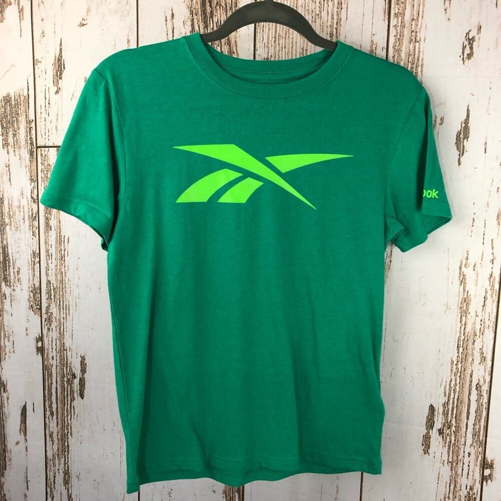 Reebok T-Shirt Size Medium (10/12). In excellent condition!
